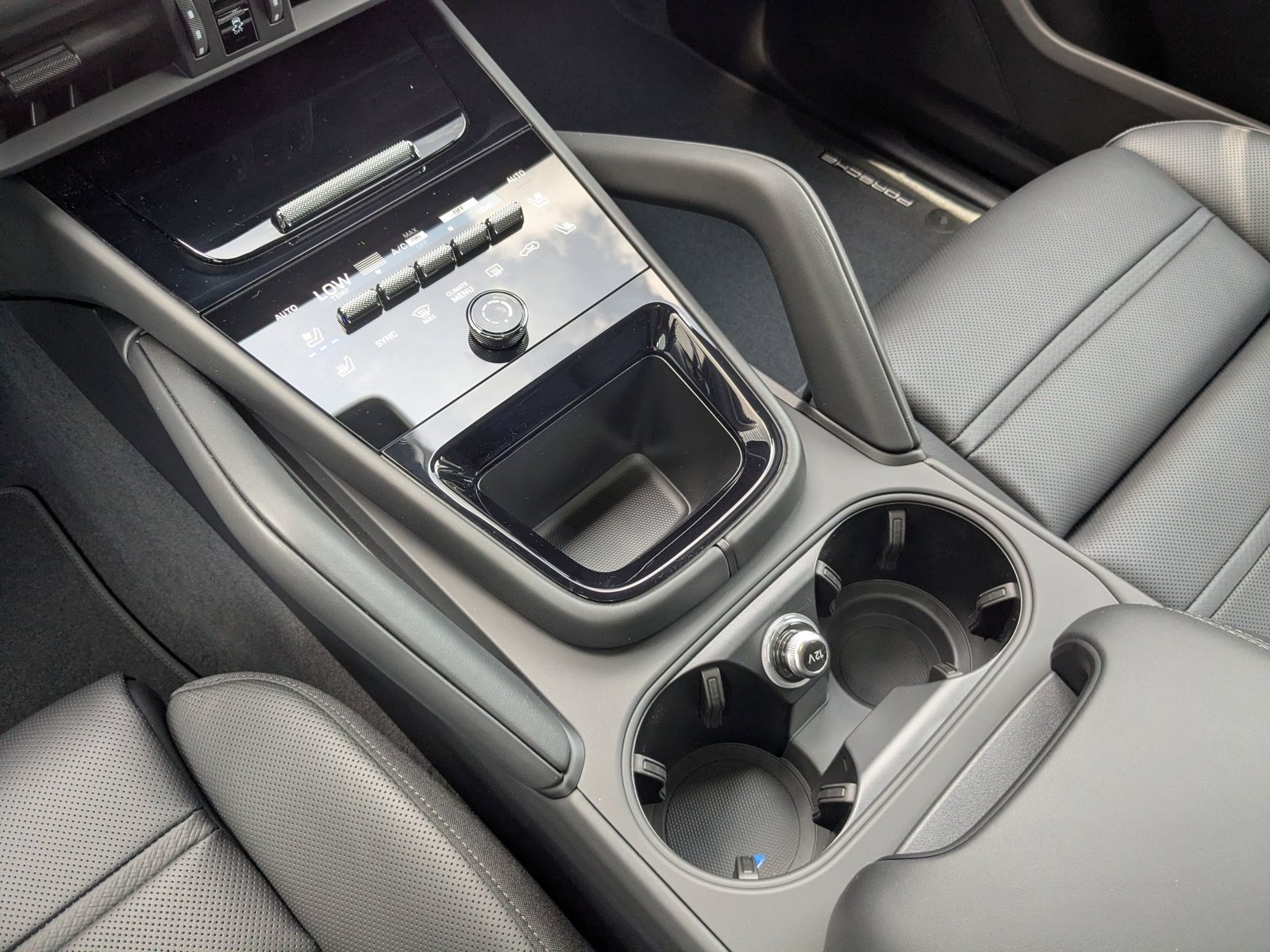 New 2026 Porsche Cayenne GTS AWD/4WD image 21