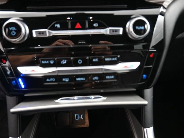 Used 2021 Ford Explorer Limited w/ Equipment Group 301A image 6