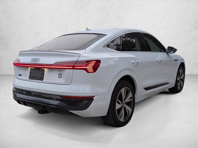 Used 2024 Audi Q8 e-tron Prestige image 5