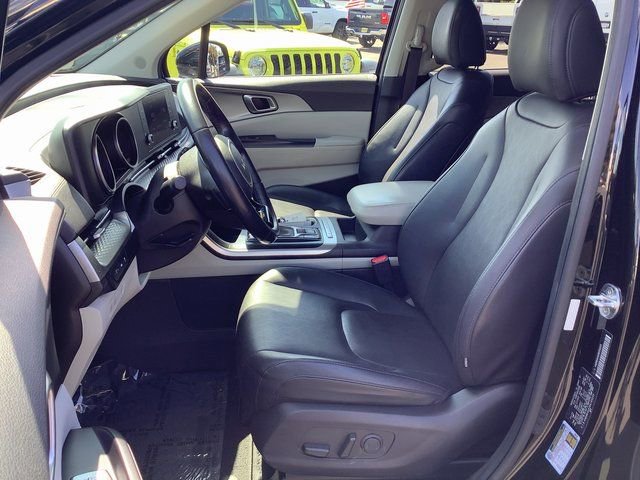 Used 2022 Kia Carnival LX image 8