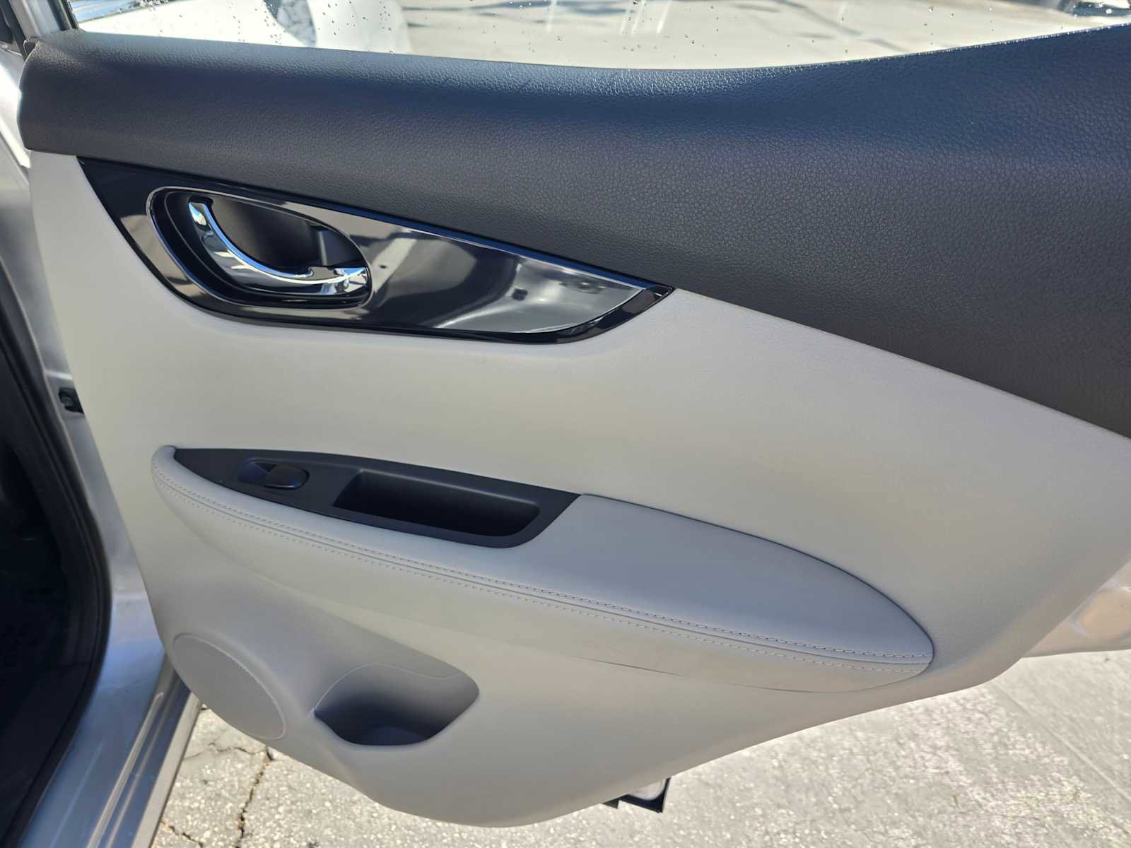 Used 2018 Nissan Rogue Sport SV image 13