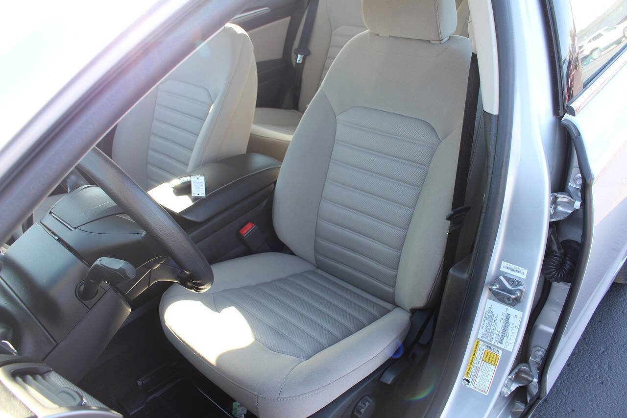 Used 2018 Ford Fusion S image 11