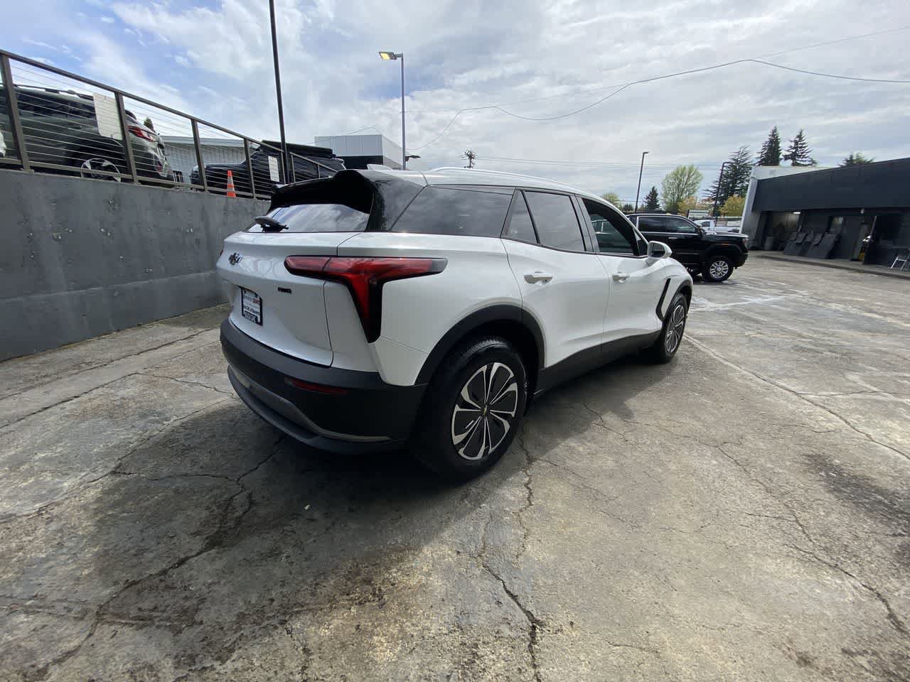 Used 2024 Chevrolet Blazer EV LT AWD/4WD image 6