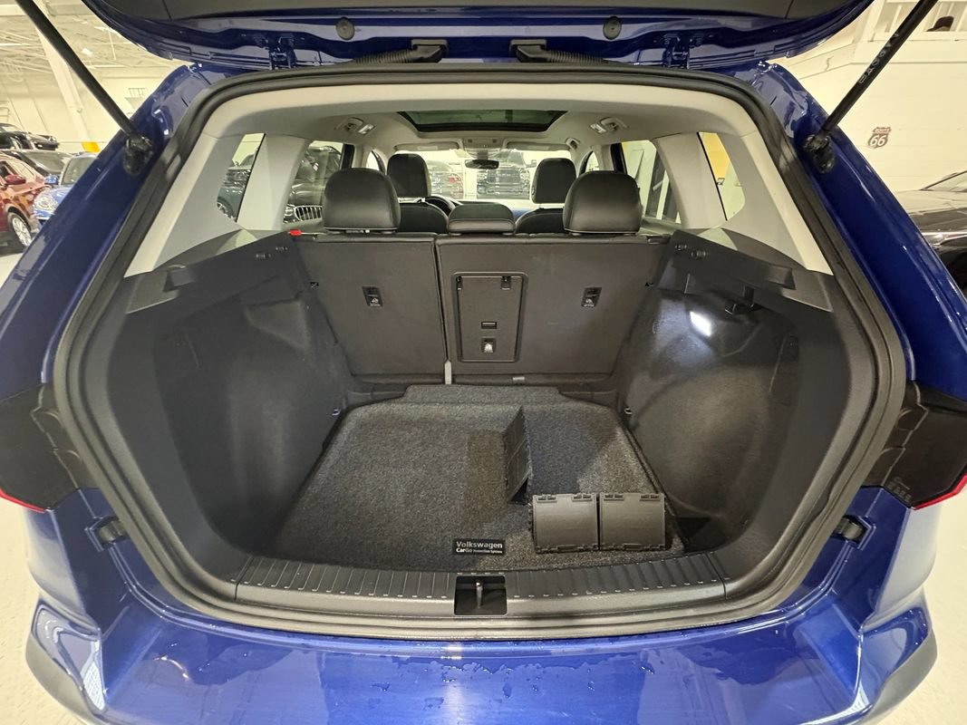 Used 2024 Volkswagen Taos SE w/ Panoramic Sunroof Package FWD image 39