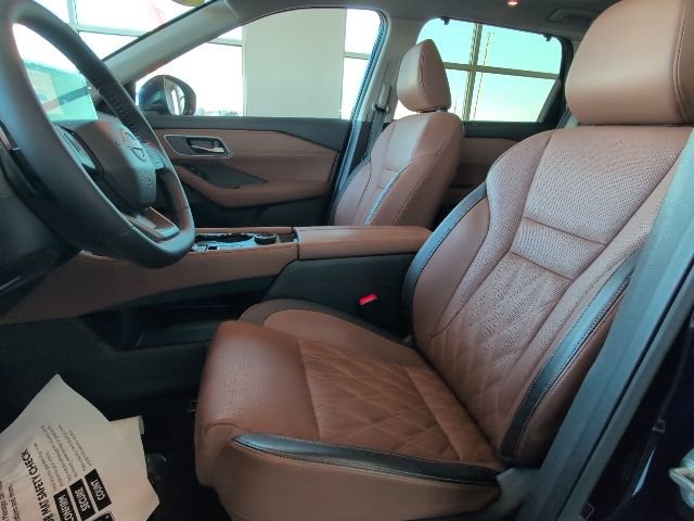 Used 2025 Nissan Rogue Platinum w/ Platinum Premium Package image 17