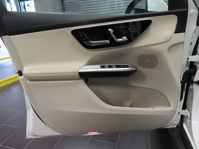 Used 2024 Mercedes-Benz GLC 300 image 9