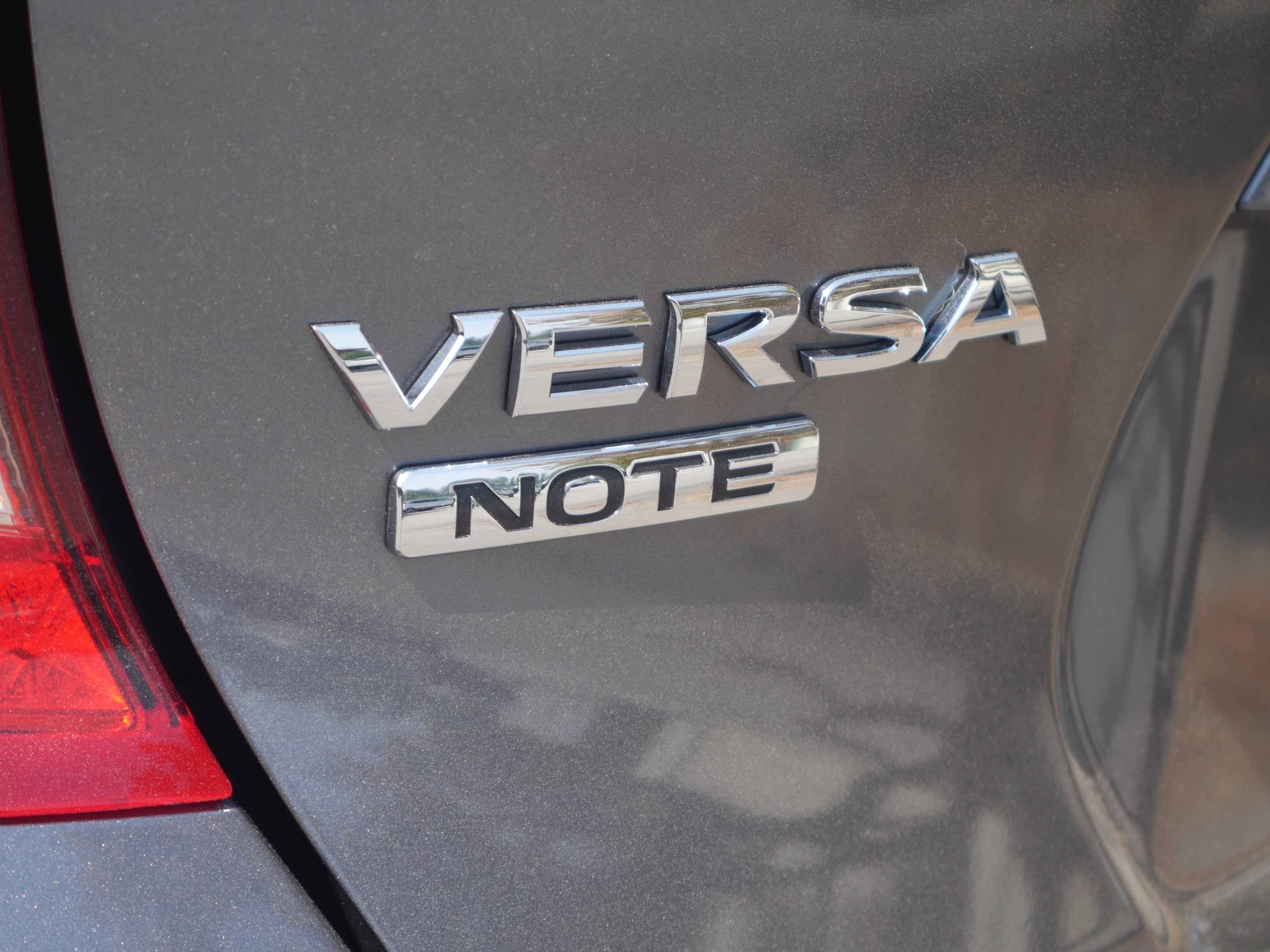 Used 2016 Nissan Versa Note FWD image 17