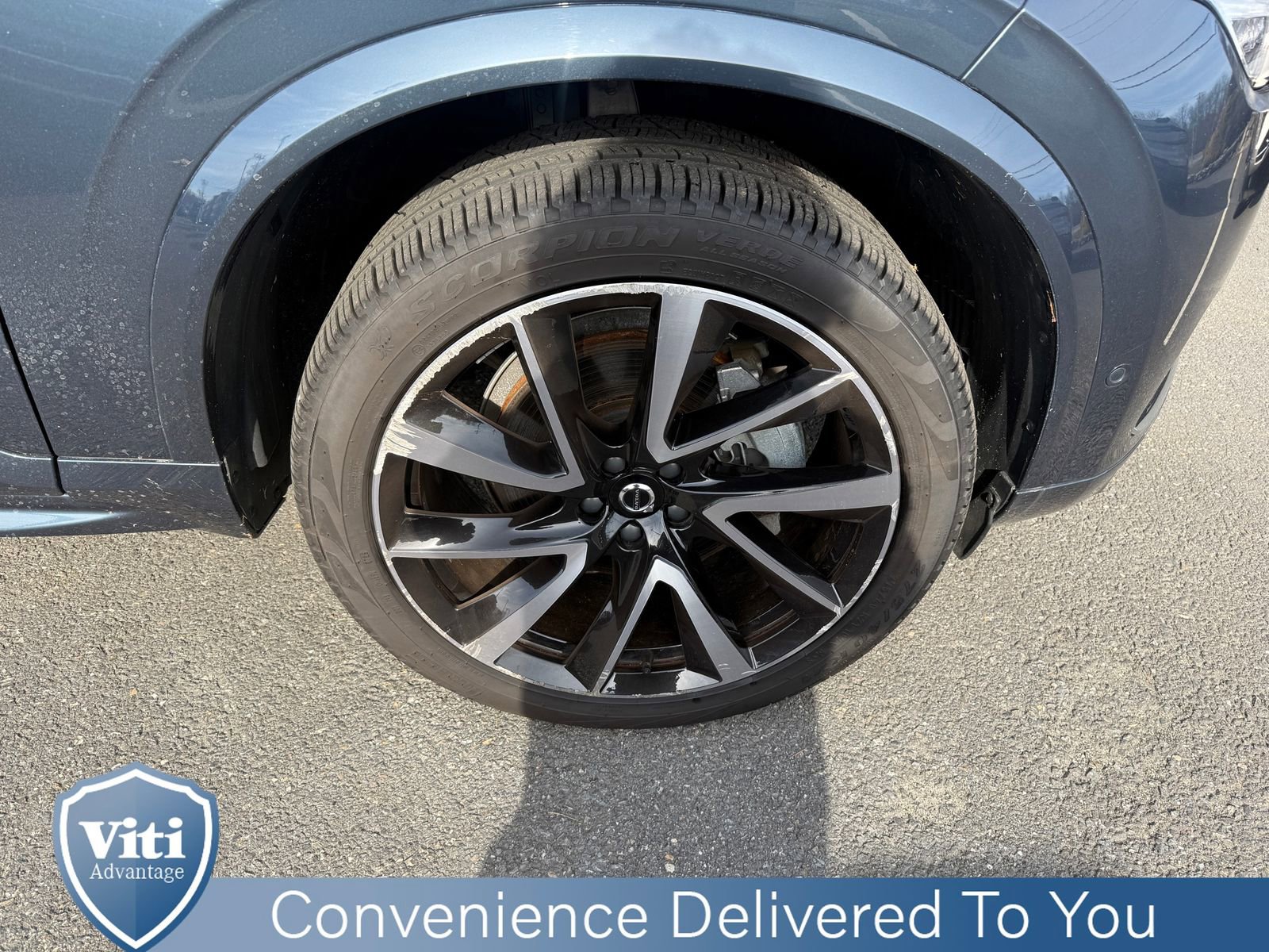 Certified 2024 Volvo XC90 B6 Ultimate w/ Protection Package Premier image 15