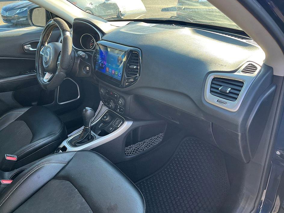 Used 2020 Jeep Compass Latitude w/ Cold Weather Group image 31