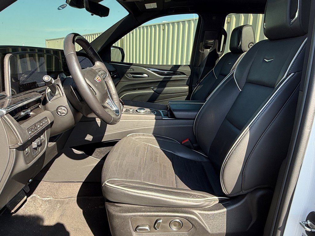 Used 2023 Cadillac Escalade Sport w/ Touring Package image 5