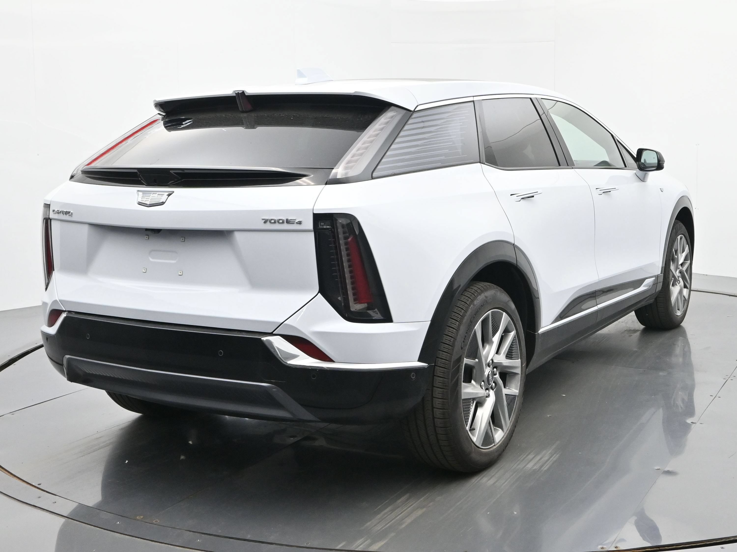 New 2026 Cadillac Optiq Luxury 1 w/ LPO, Floor Liner Package AWD/4WD image 5