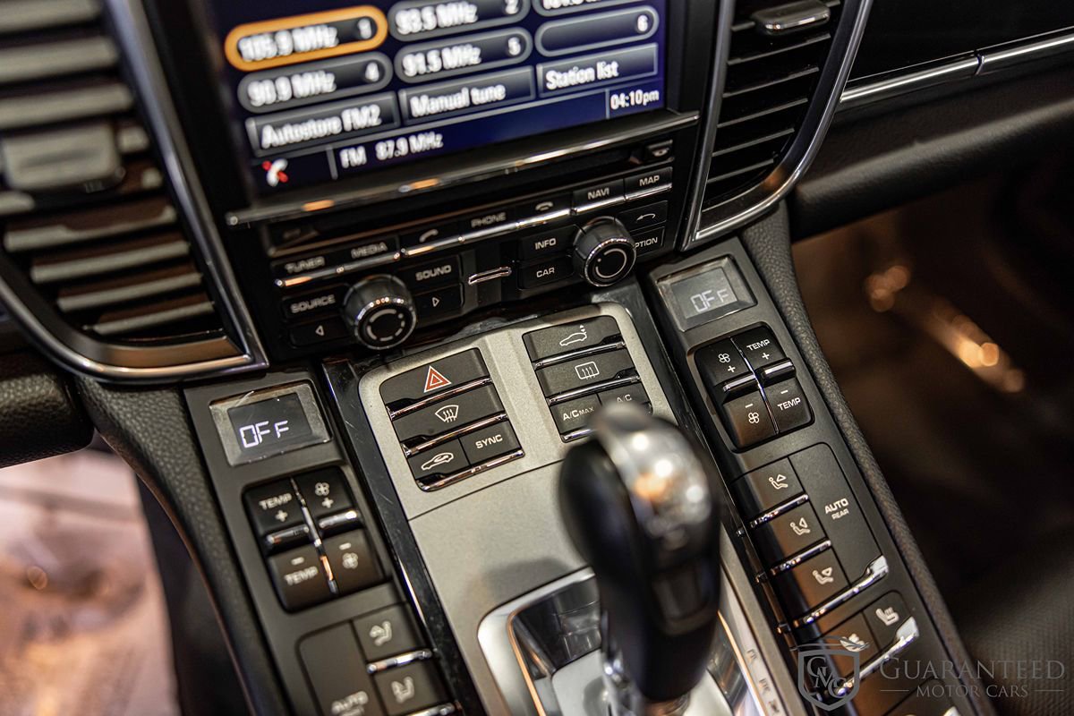 Used 2015 Porsche Panamera 4 image 29