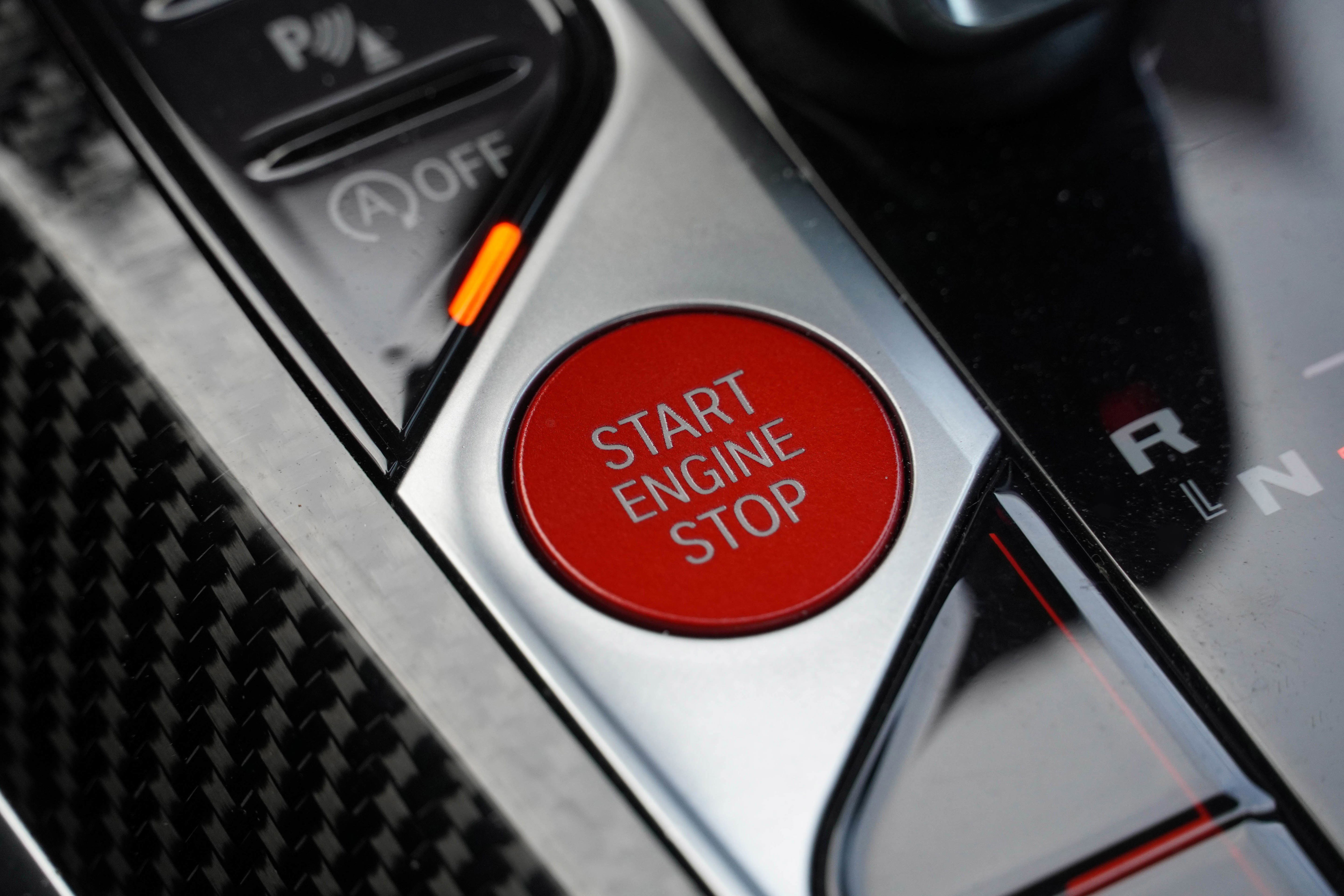 Used 2025 BMW M2 w/ Lighting Package image 19