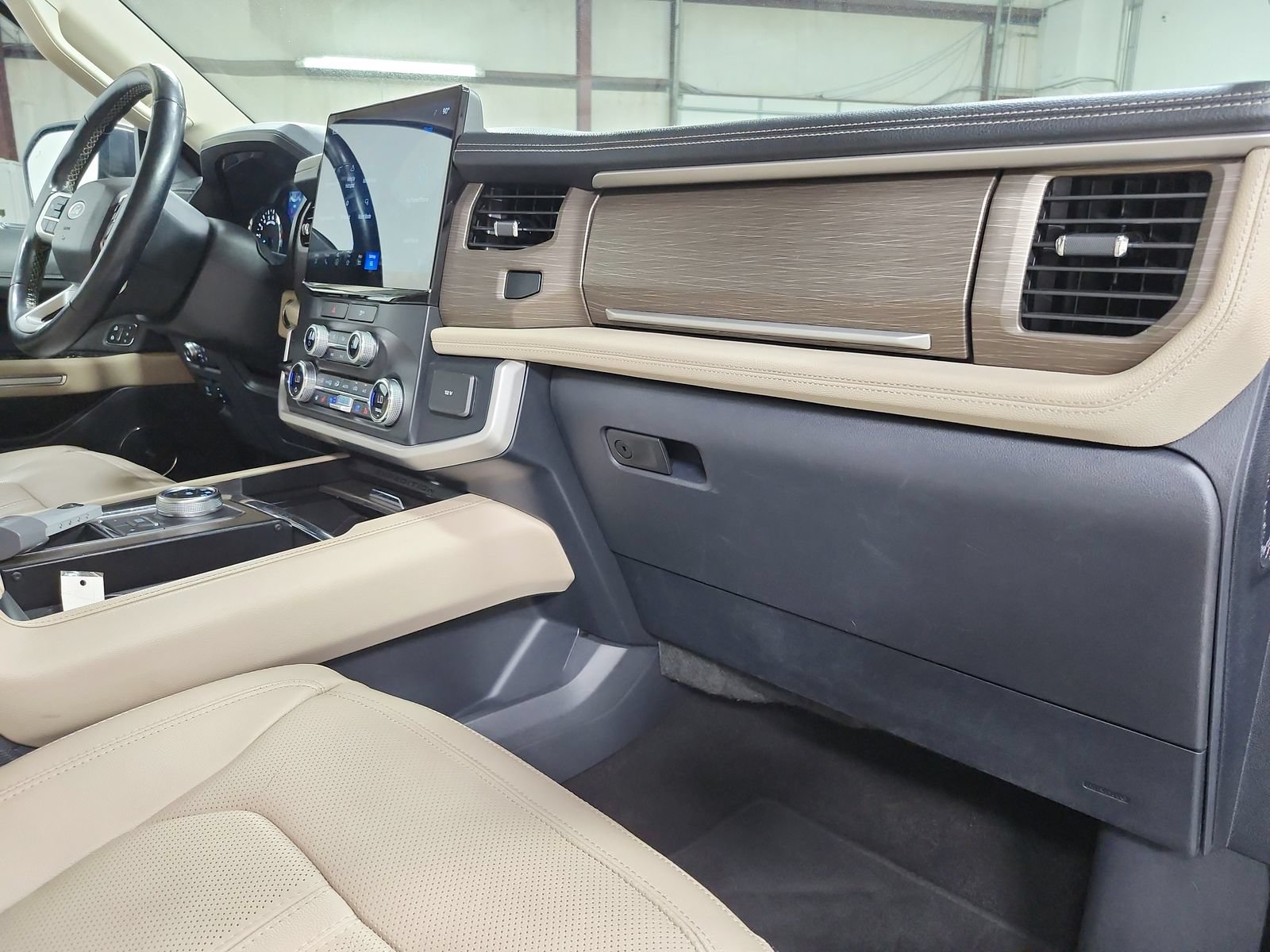 Used 2022 Ford Expedition Max Limited RWD image 48