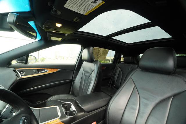 Used 2016 Lincoln MKX Reserve w/ Technology Package FWD image 23