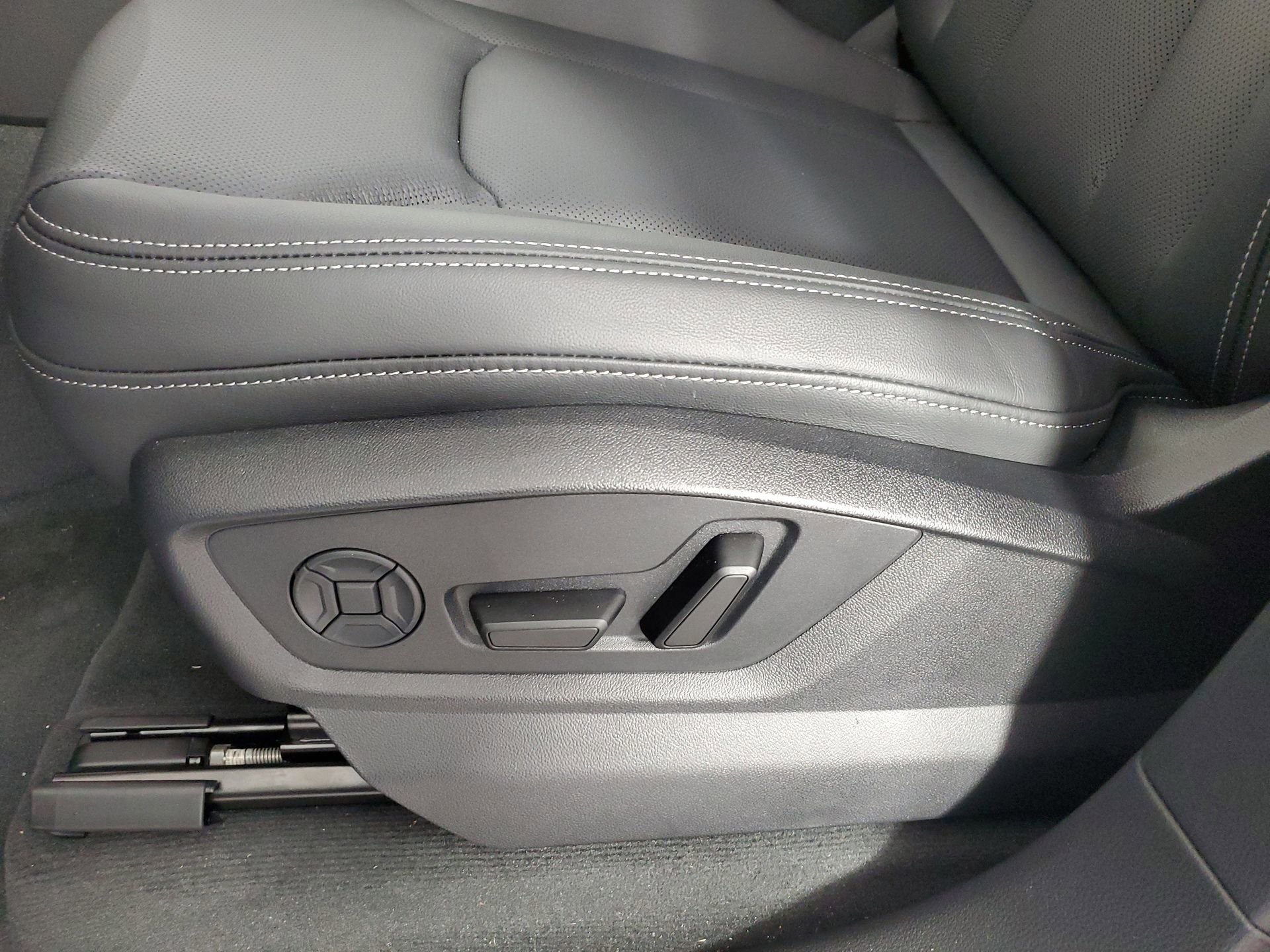 New 2026 Audi Q8 Premium Plus image 25