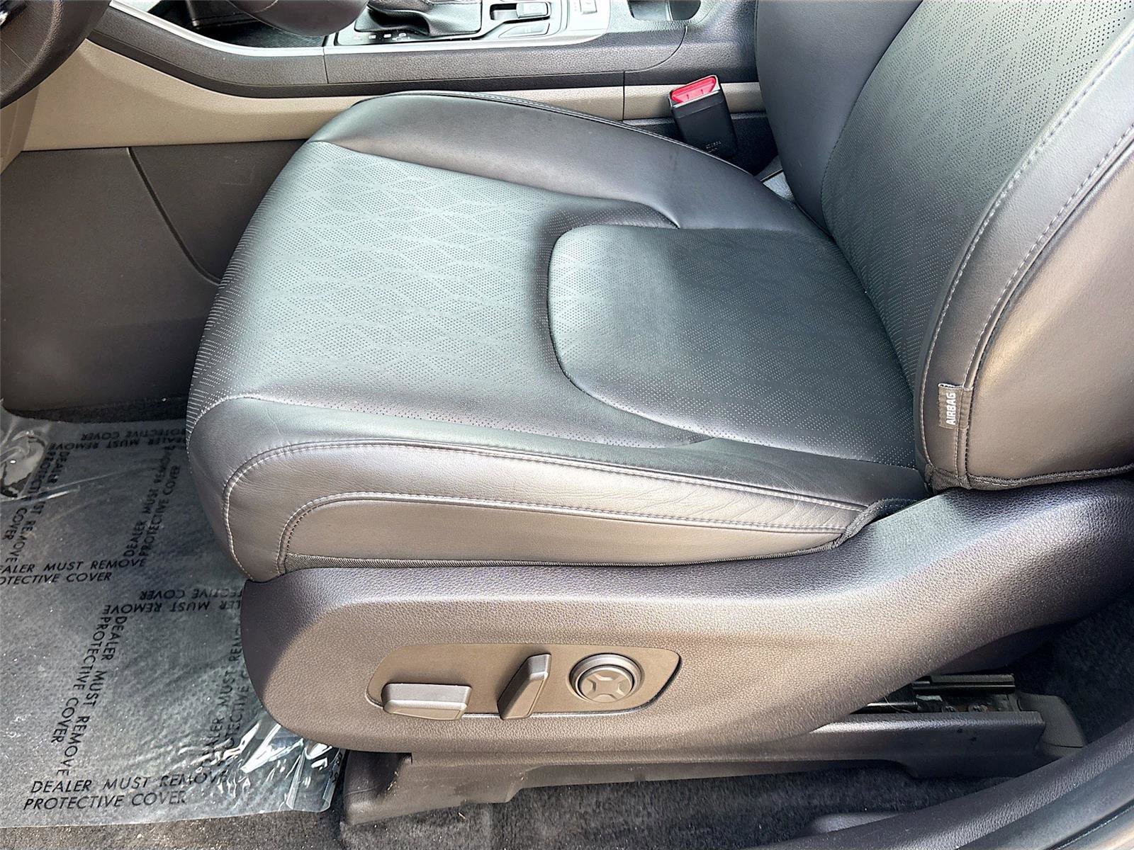 Used 2025 Kia Carnival image 19