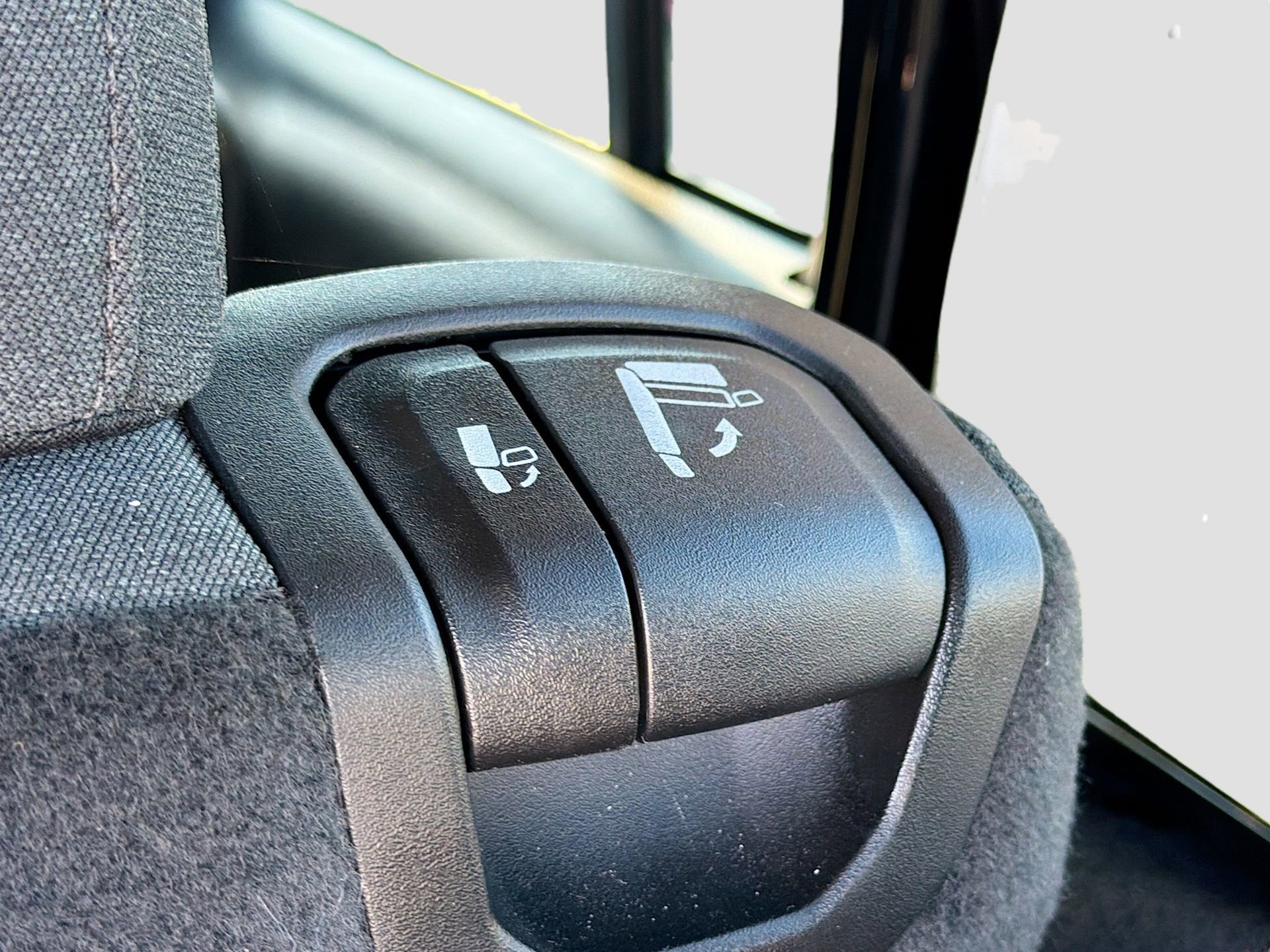 Used 2024 Jeep Wrangler Sport S image 14