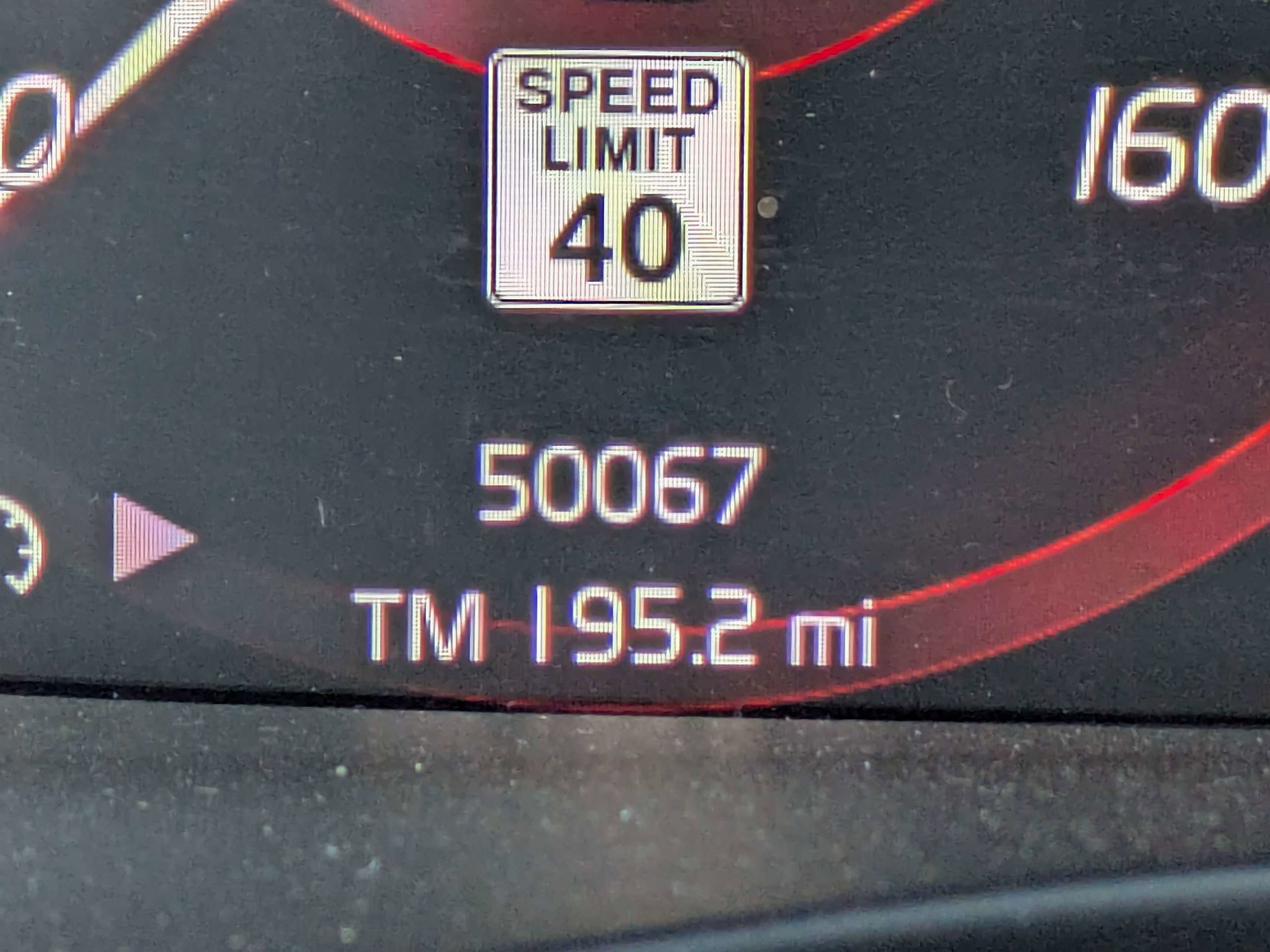 Used 2021 Volvo XC40 T4 Momentum image 29