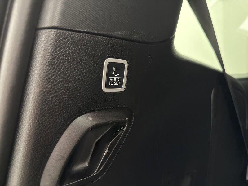 Used 2024 Jeep Wagoneer Series II image 12