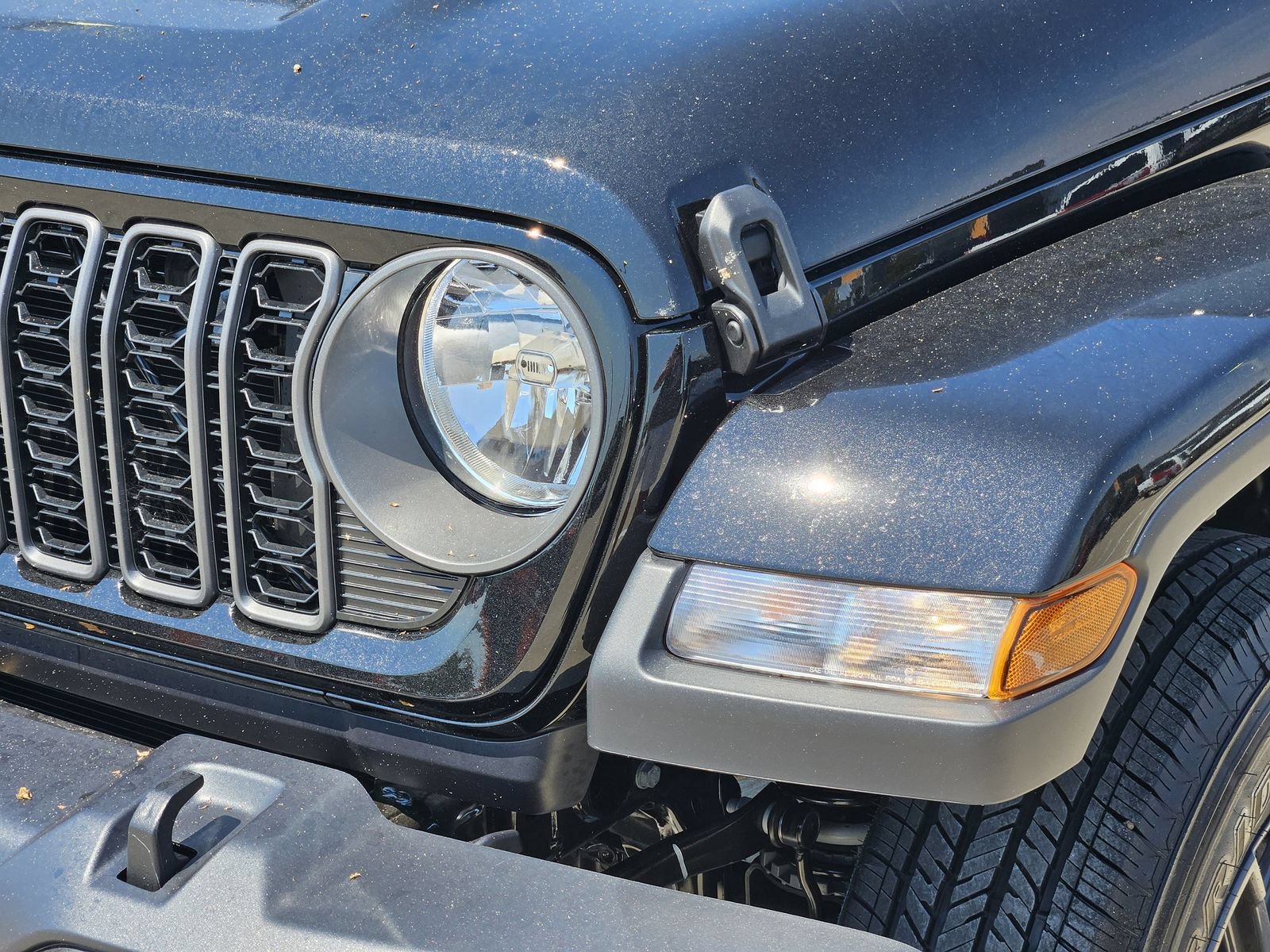 New 2025 Jeep Gladiator Sport AWD/4WD image 7