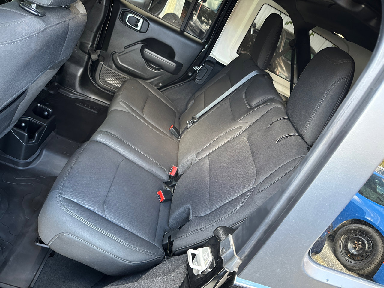 Used 2022 Jeep Wrangler Unlimited Sport image 26