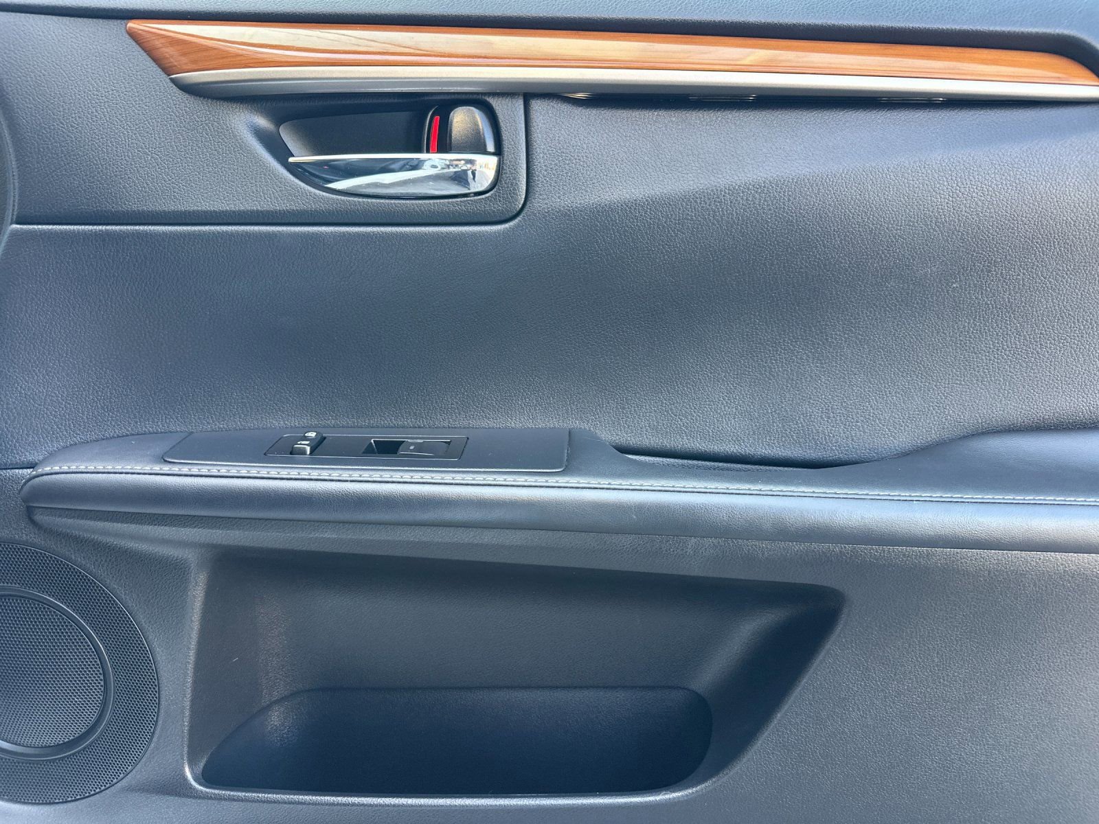 Used 2013 Lexus ES 300h w/ Premium Pkg FWD image 19