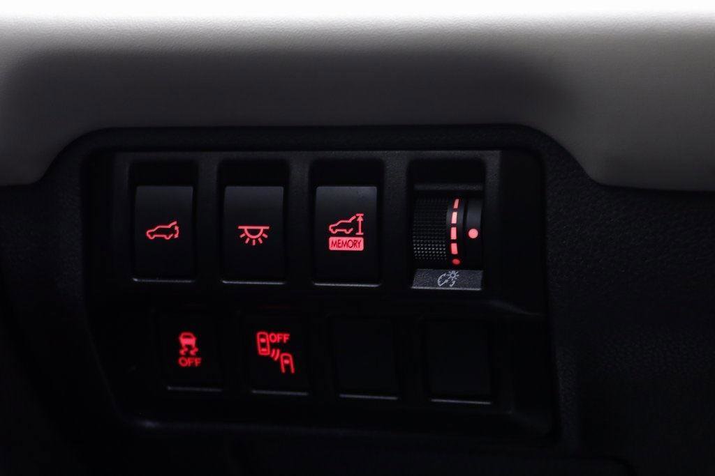 Used 2022 Subaru Ascent Limited w/ Technology Package image 8