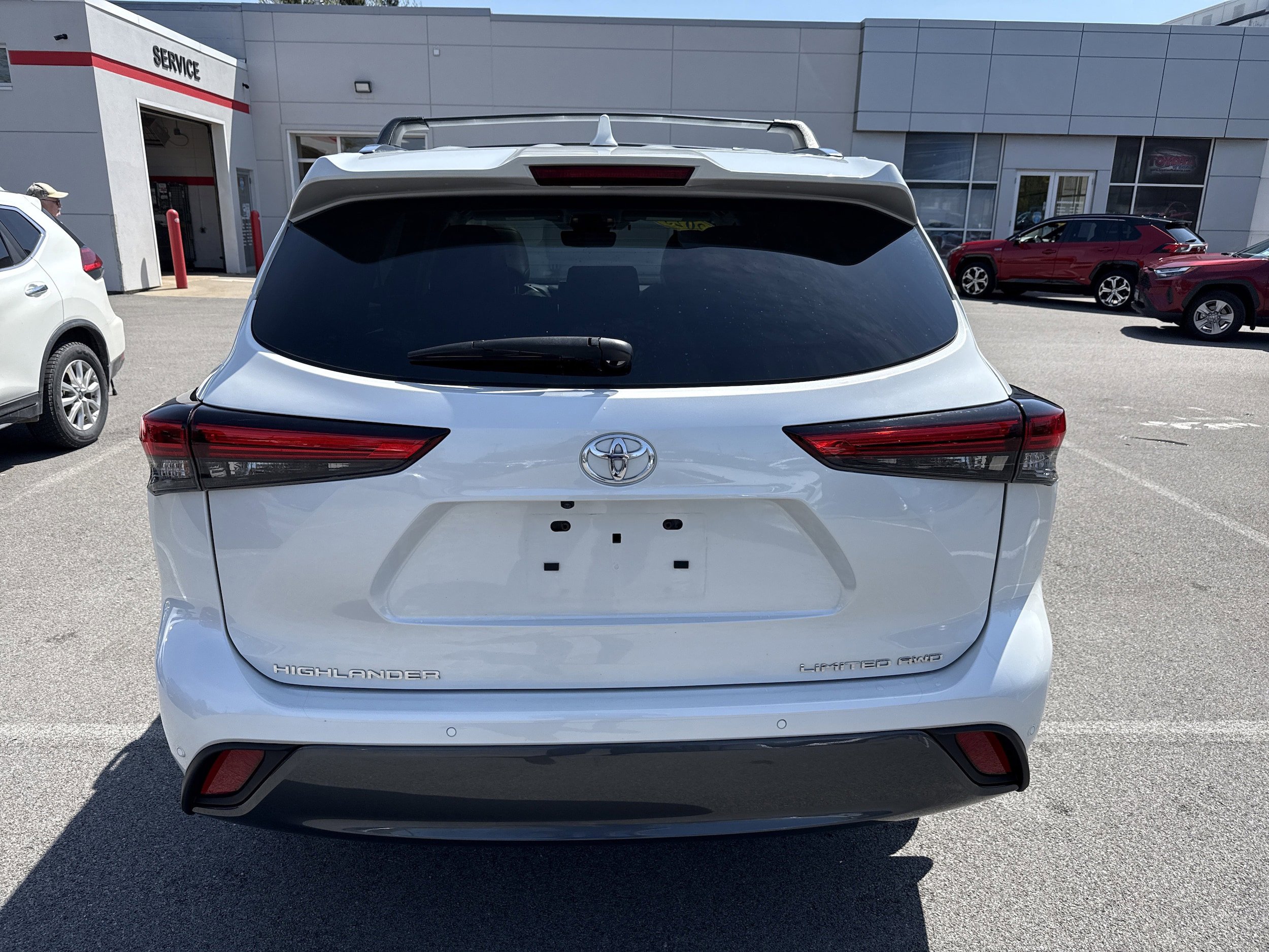 Used 2023 Toyota Highlander Limited AWD/4WD image 12