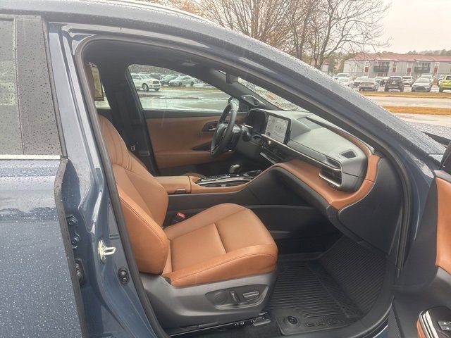 Used 2025 Toyota Crown Signia image 17