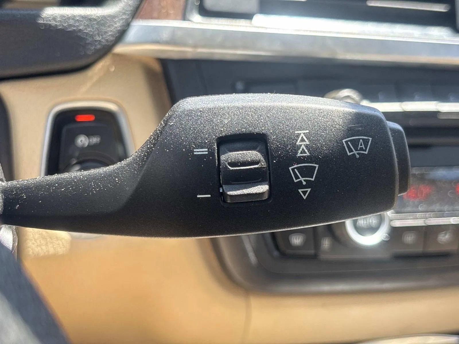 Used 2014 BMW 320i xDrive Sedan AWD/4WD image 25