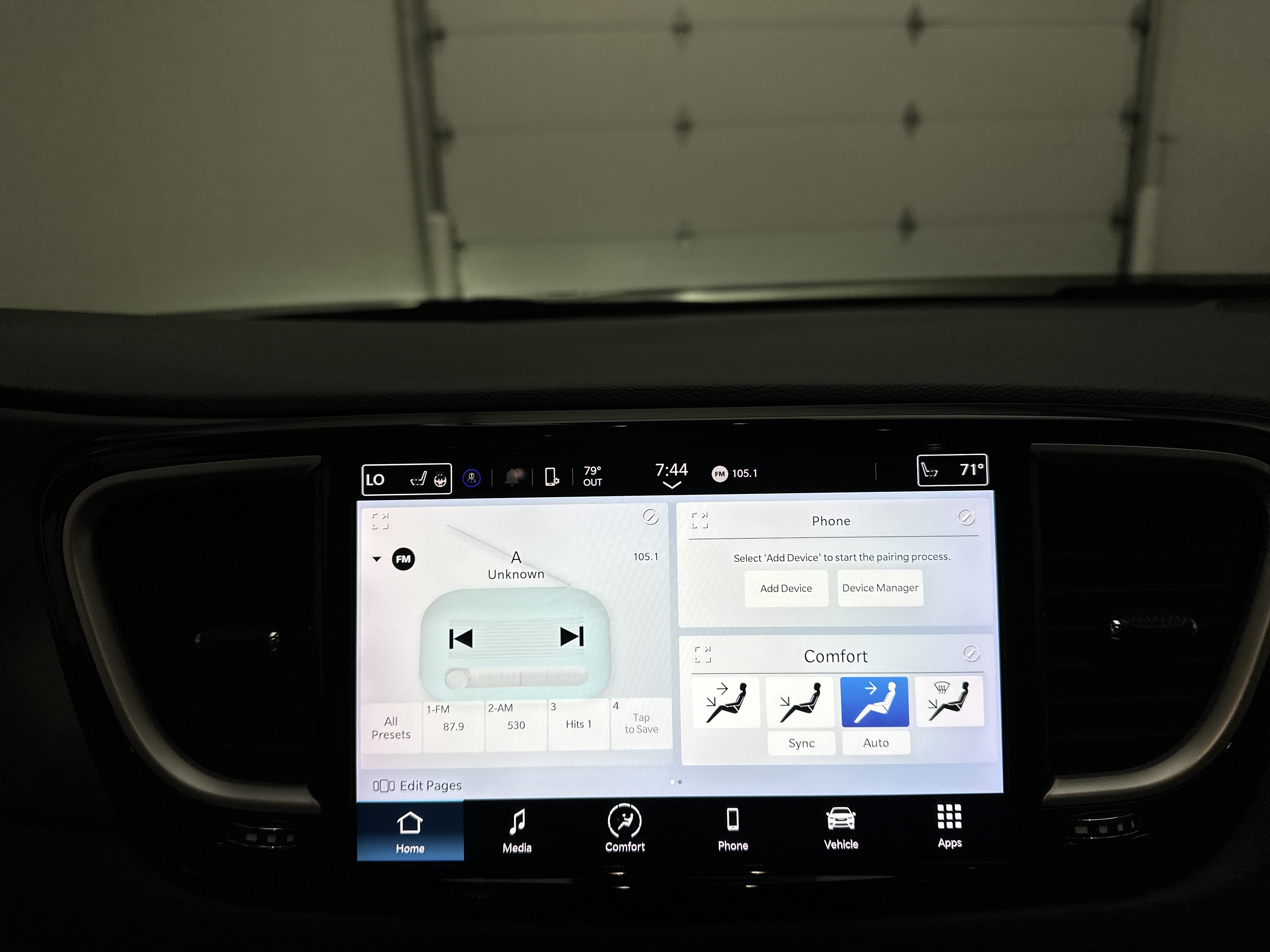 Used 2023 Chrysler Pacifica Touring-L FWD image 31