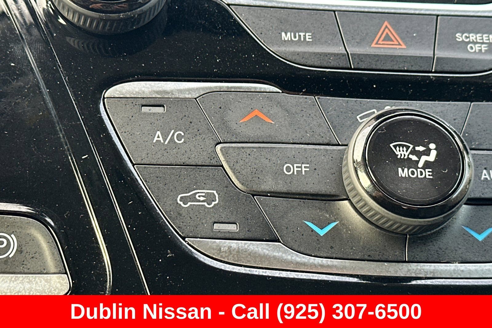 Used 2022 Chrysler Pacifica Touring-L FWD image 31