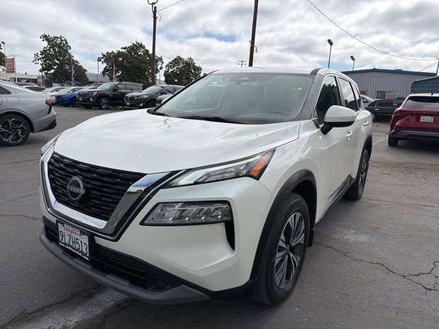 Used 2023 Nissan Rogue SV image 1