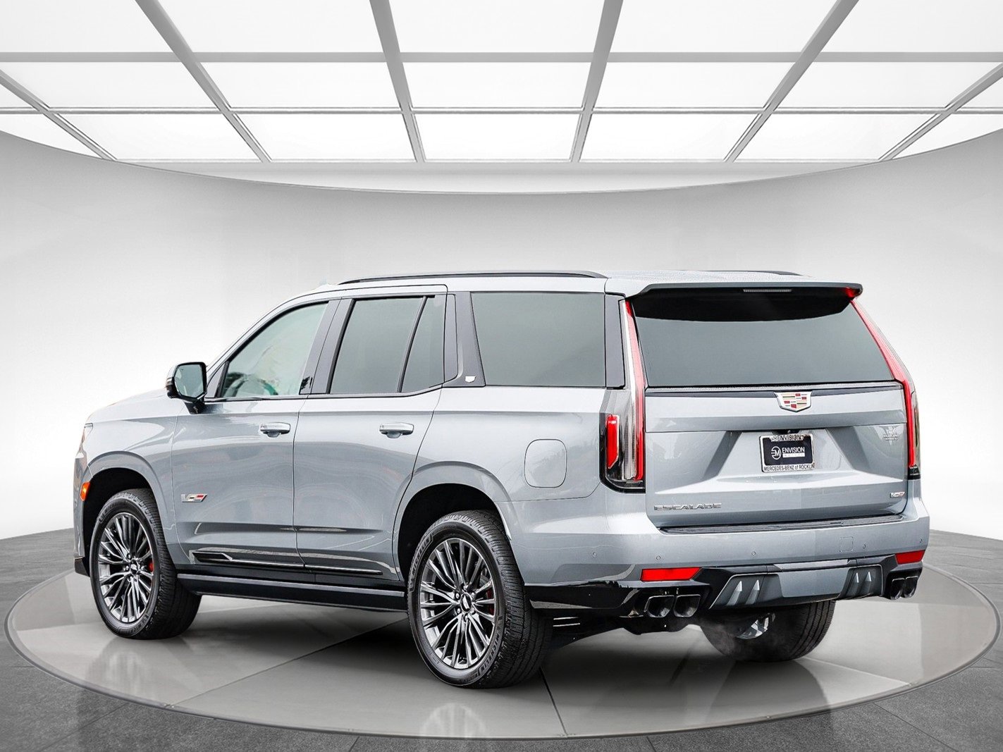 Used 2023 Cadillac Escalade V image 2