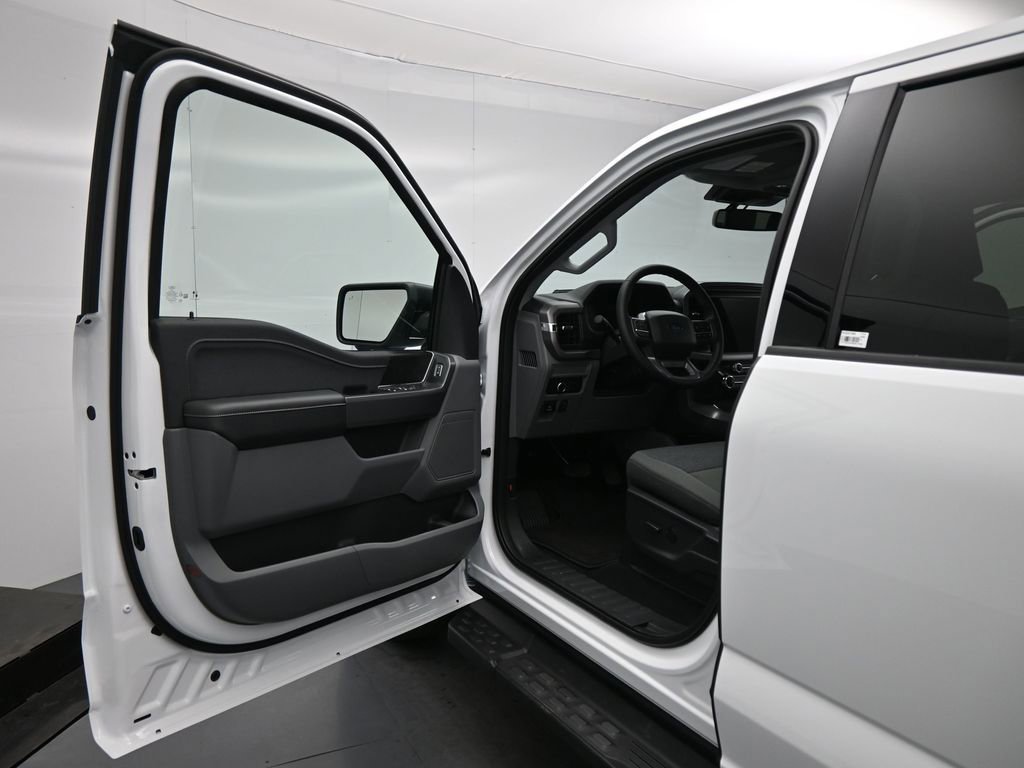 New 2025 Ford F150 Lightning XLT image 10