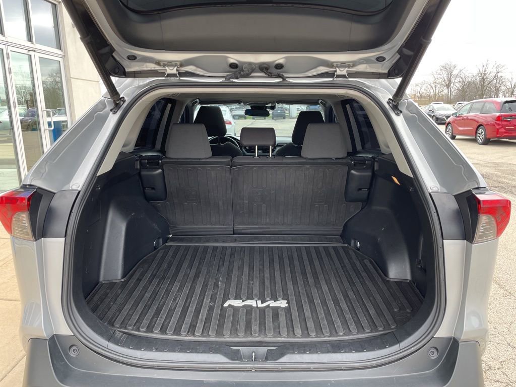Used 2020 Toyota RAV4 XLE w/ Convenience Package image 14
