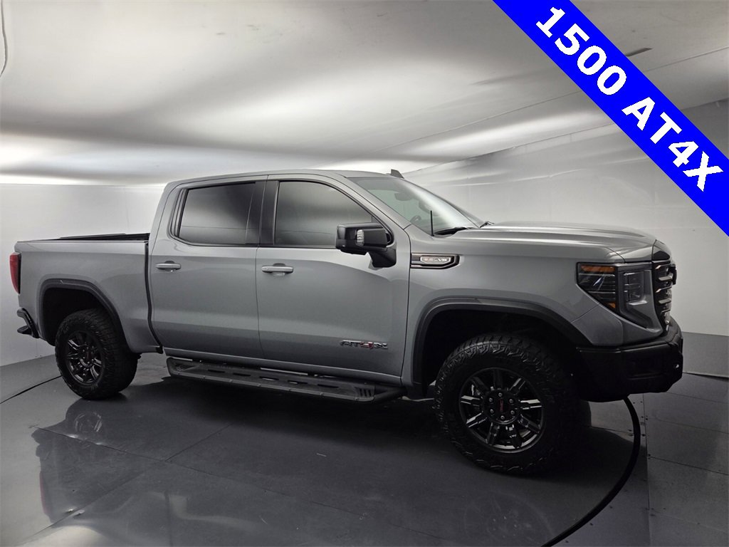 Used 2024 GMC Sierra 1500 AT4X image 2
