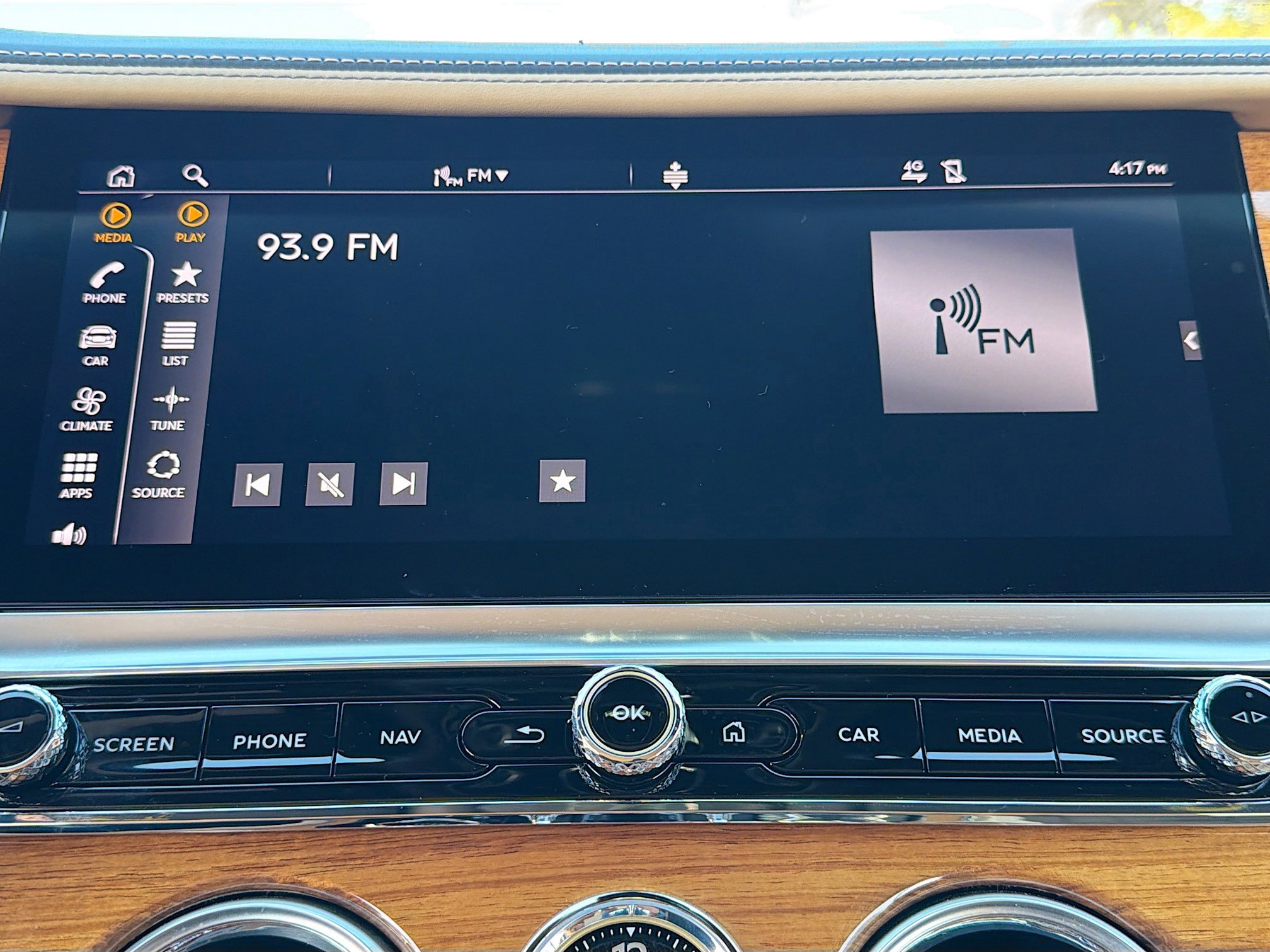 Used 2021 Bentley Continental GT image 29