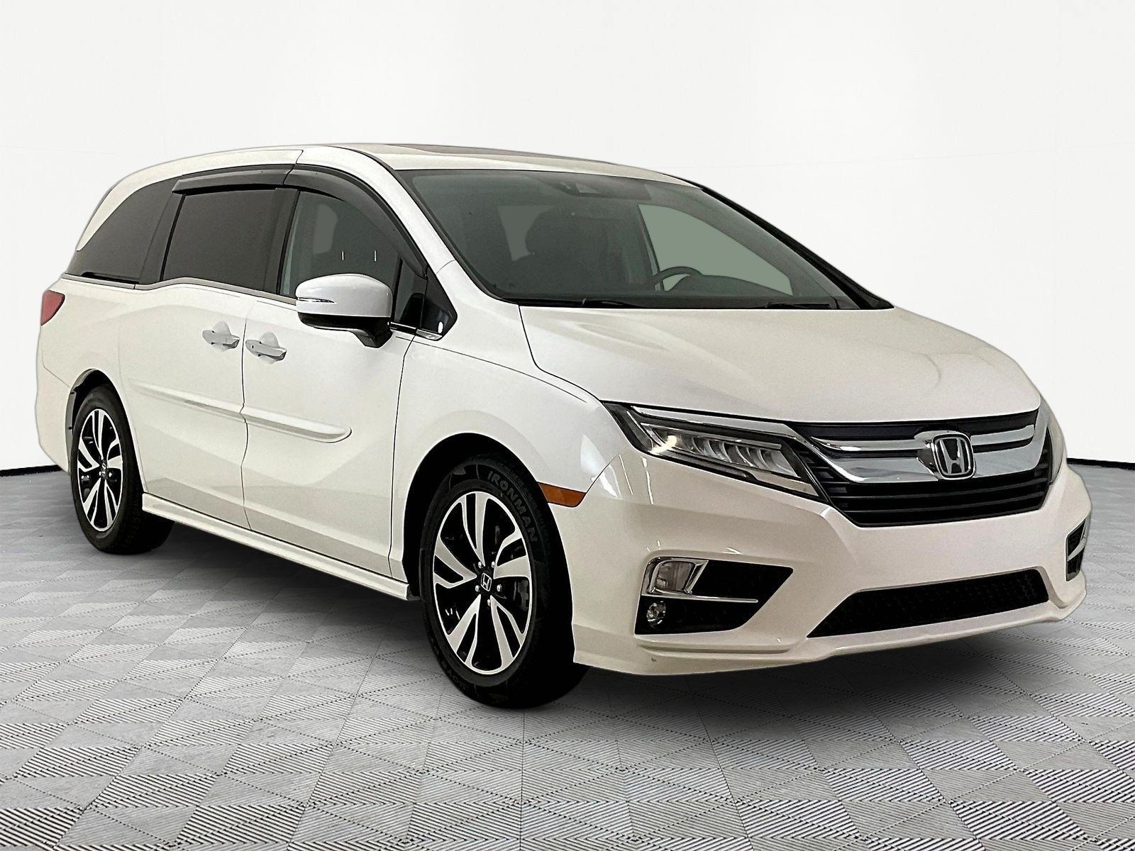 Used 2019 Honda Odyssey Elite image 3