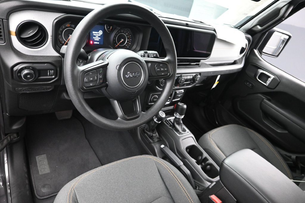 Used 2026 Jeep Wrangler Sport AWD/4WD image 15