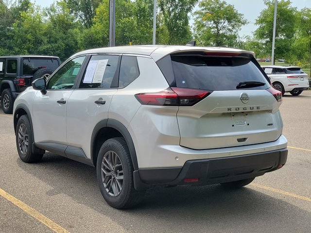 Certified 2025 Nissan Rogue S AWD/4WD image 3