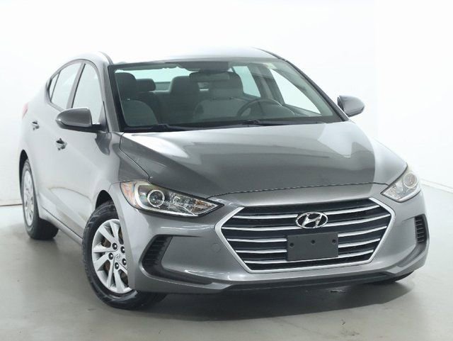 Used 2017 Hyundai Elantra SE w/ Cargo Package FWD image 2