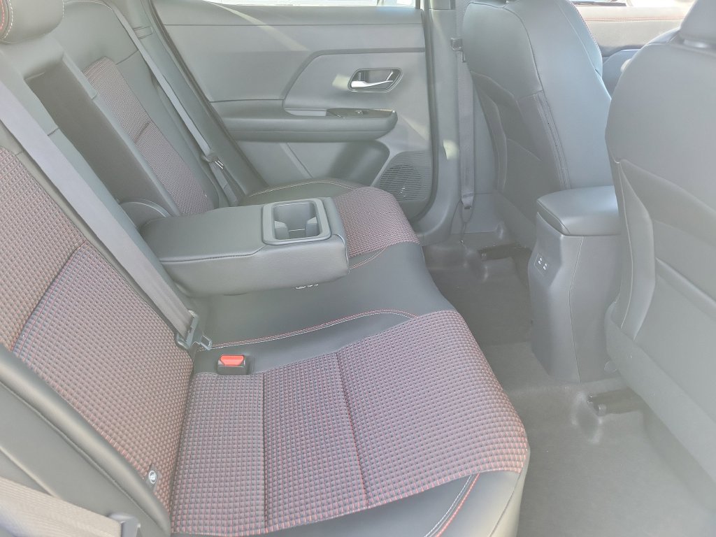 New 2026 Nissan Kicks SR FWD image 13