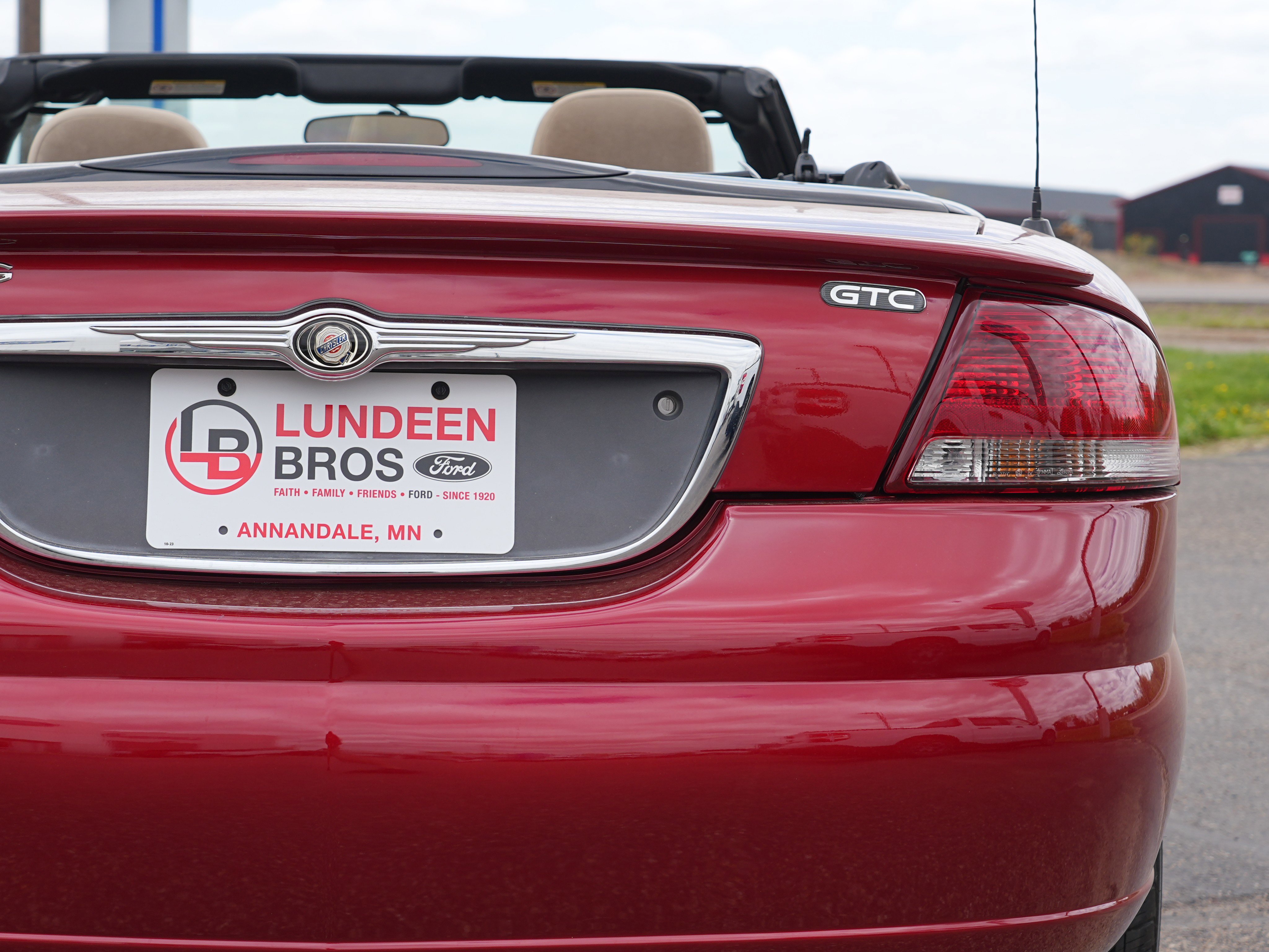 Used 2004 Chrysler Sebring GTC FWD image 12