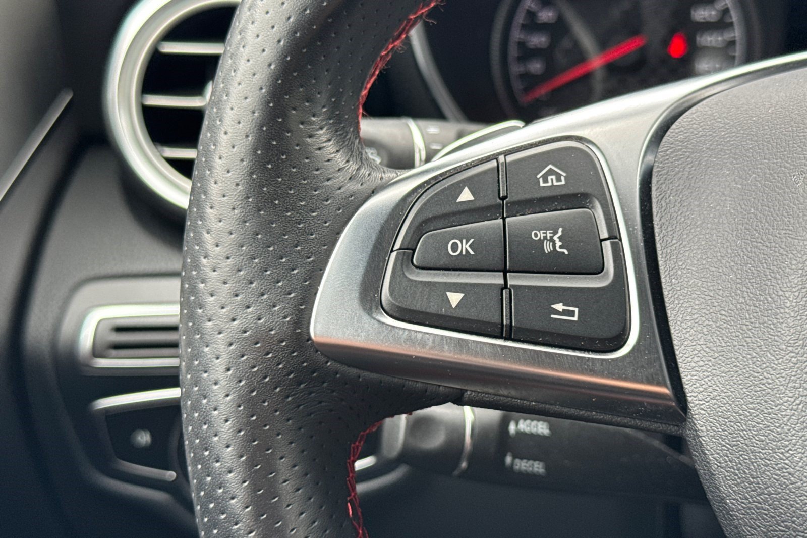Used 2019 Mercedes-Benz GLC 43 AMG 4MATIC image 30