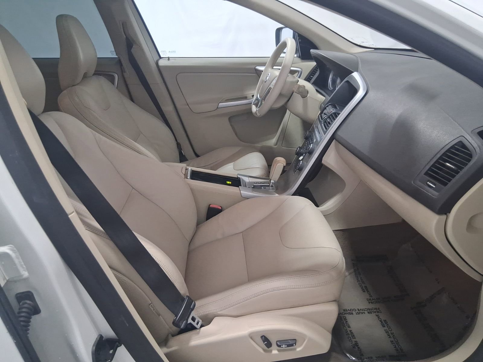 Used 2011 Volvo XC60 T6 image 17