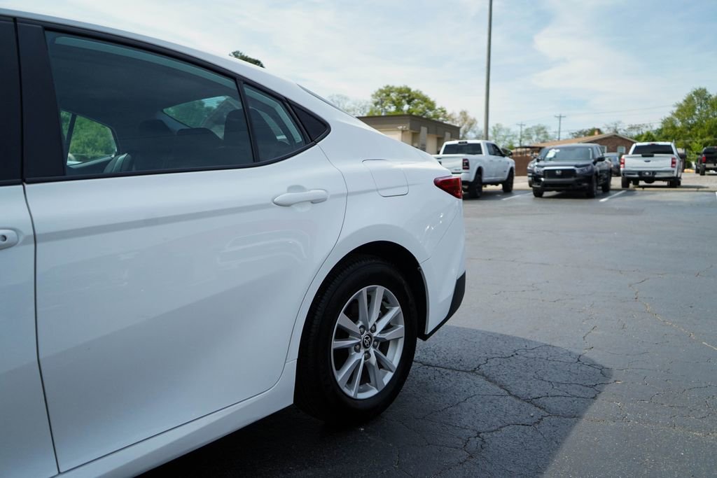 Used 2025 Toyota Camry LE FWD image 15