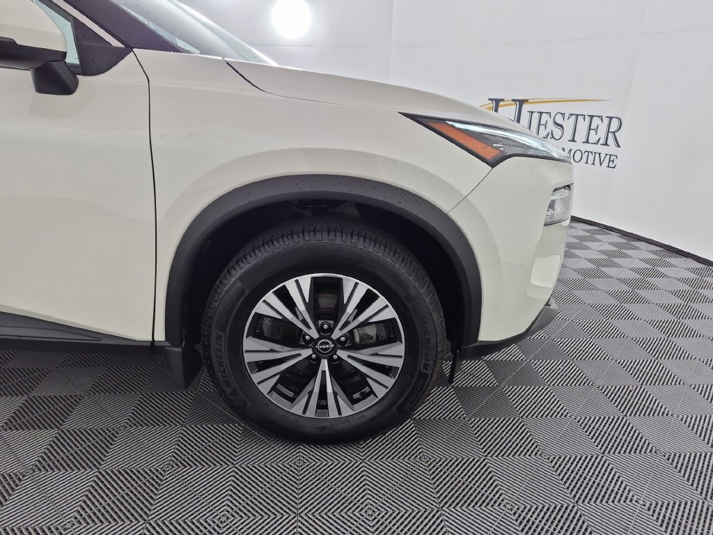 Used 2023 Nissan Rogue SV AWD/4WD image 11