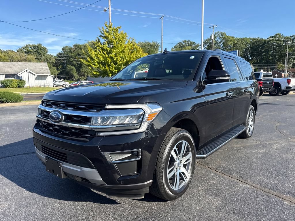 Used 2023 Ford Expedition Max Limited AWD/4WD image 2